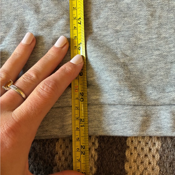 LBLC The Label Women's Tamara V-Neck Sweatshirt in Heather Grey Size S Lounge - Picture 6 of 7